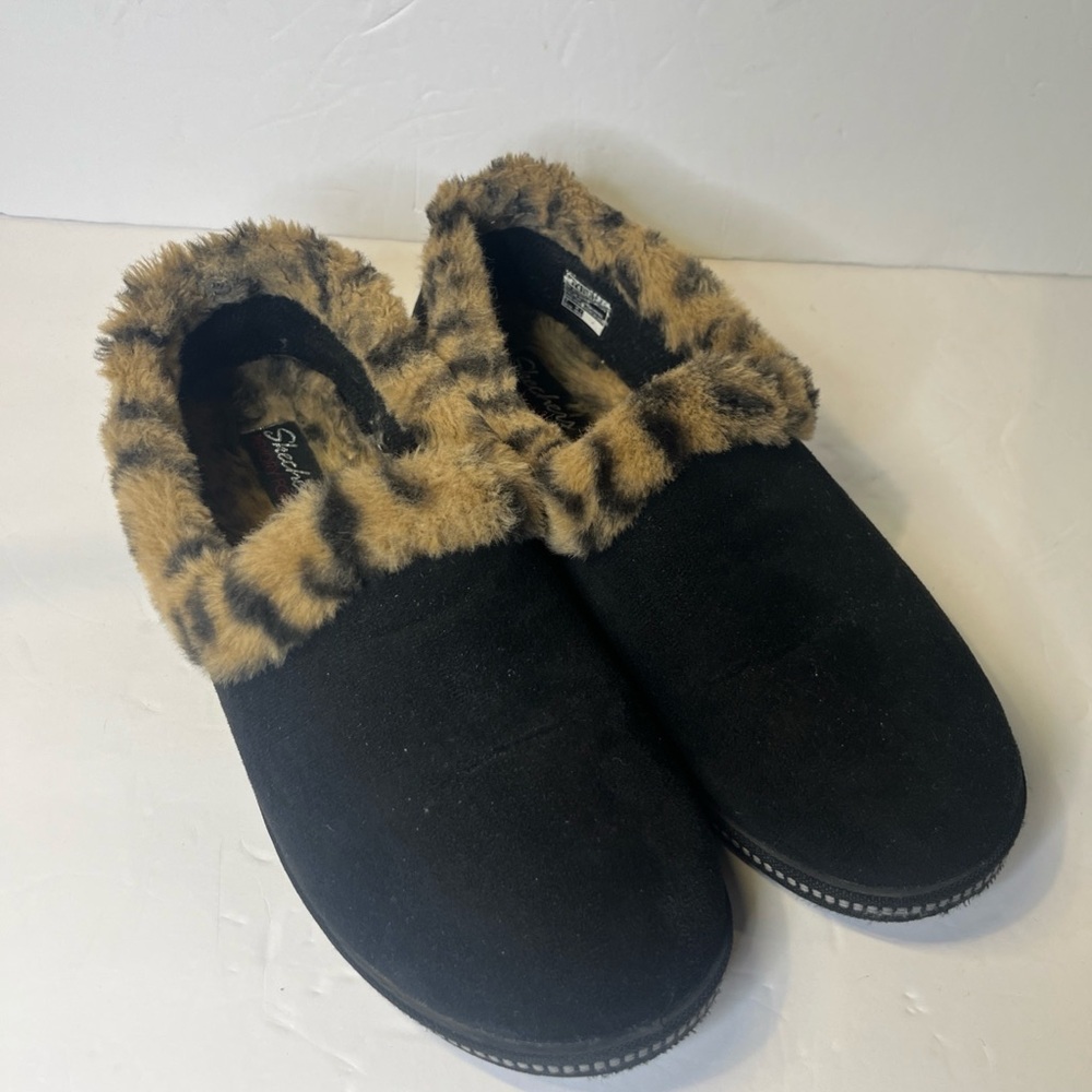 Skechers Cozy Campfire Loafer  Slipper Size US 8 Black Leopard Print Women's